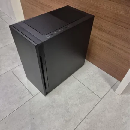 Komputer stacjonarny + 2 monitory Samsung z uchwytem