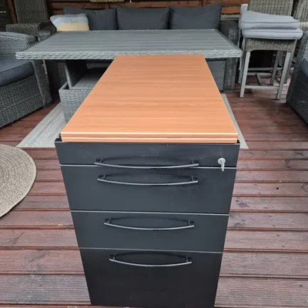 Szafka biurowa na dokumenty, kontenerek na klucz